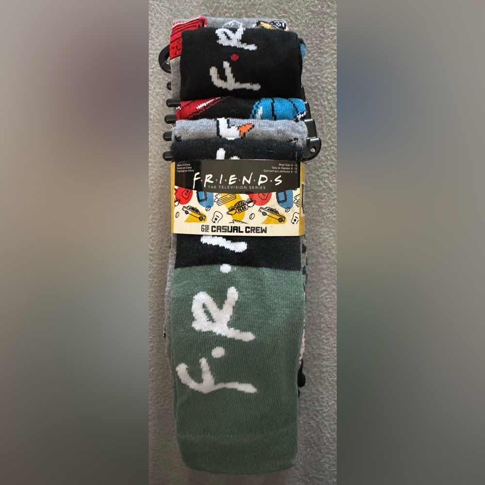 FRIENDS Unisex Casual Crew Socks 6 Pairs (Size 8-12)  *NEW